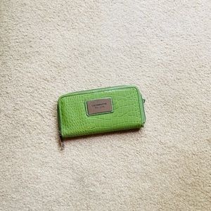 Liz Claiborne Green Reptile Pattern Wallet
